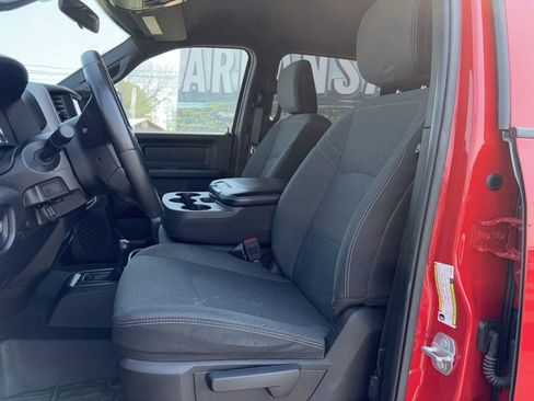 Used 2024 RAM 2500 Tradesman w/ Chrome Appearance Group image 11