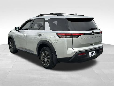 Used 2022 Nissan Pathfinder SV w/ SV Black Package image 27