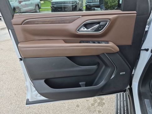 Used 2024 Chevrolet Tahoe High Country RWD image 20