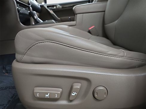 Certified 2023 Lexus GX 460 Premium w/ Premium Package image 28