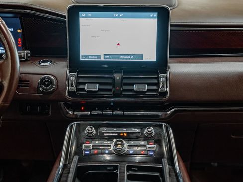 Used 2021 Lincoln Navigator L Black Label w/ Special Edition Package image 27