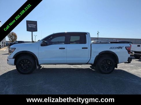 Used 2021 Nissan Titan PRO-4X w/ Pro-4x Convenience Package image 7