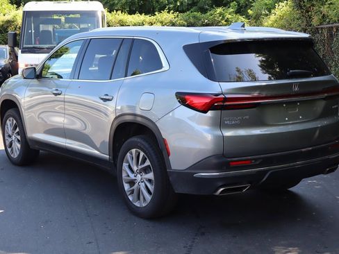 New 2025 Buick Enclave Preferred image 6