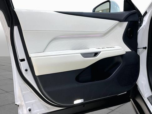 New 2026 Lexus ES 350e FWD image 16