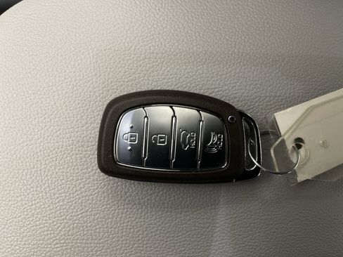 Used 2020 Hyundai Ioniq Limited FWD image 25