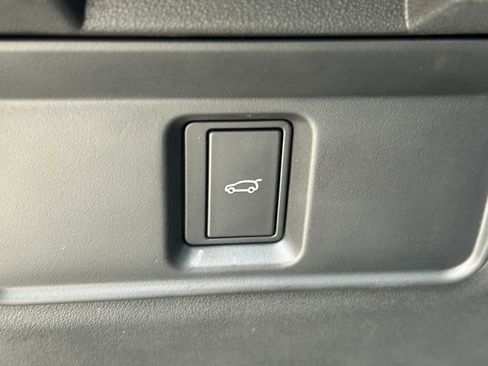 Used 2024 Land Rover Range Rover Evoque Dynamic SE image 29