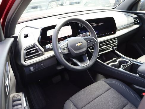 New 2025 Chevrolet Traverse LT w/ Sun and Wheel Package image 11