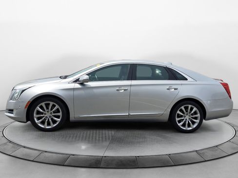 Used 2017 Cadillac XTS Luxury w/ Driver Awareness Package image 4