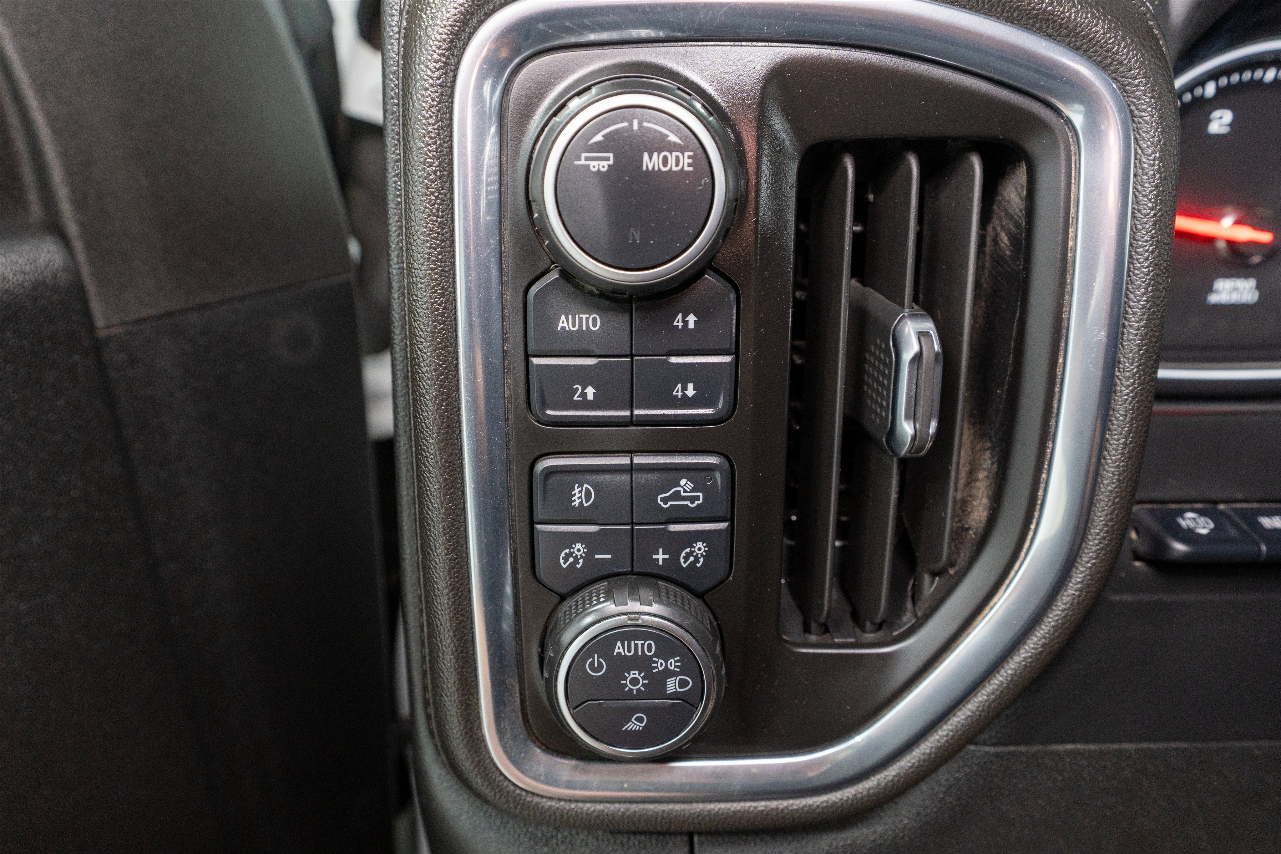 Used 2020 Chevrolet Silverado 2500 LTZ w/ Technology Package AWD/4WD image 35