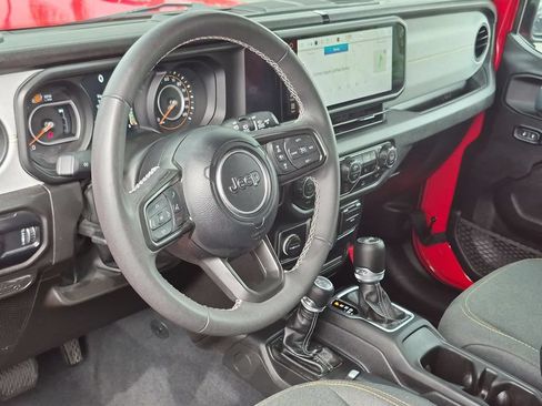 Used 2025 Jeep Wrangler Unlimited Sport AWD/4WD image 15
