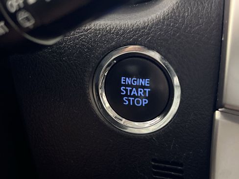 Used 2023 Toyota 4Runner Limited AWD/4WD image 37