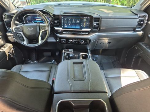 Used 2022 Chevrolet Silverado 1500 RST w/ Convenience Package II AWD/4WD image 24