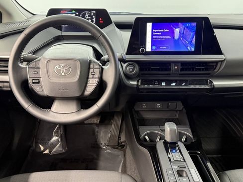 Used 2024 Toyota Prius LE image 30
