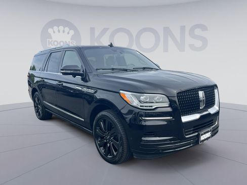 Used 2022 Lincoln Navigator L Reserve AWD/4WD image 2