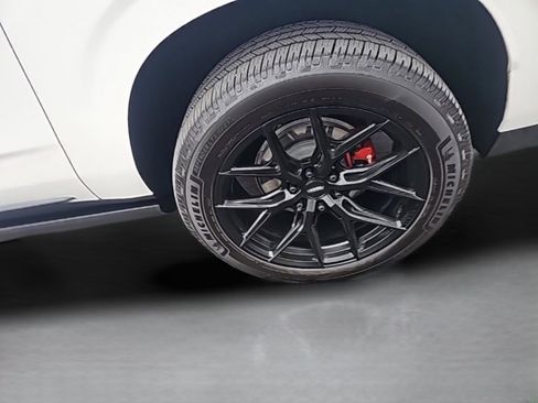 Used 2024 Cadillac Escalade ESV Sport Platinum w/ LPO, ONYX Package image 12