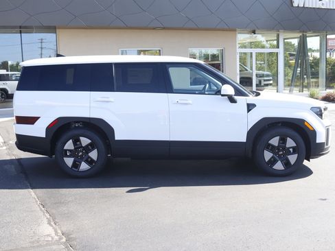 New 2026 Hyundai Santa Fe SE image 2