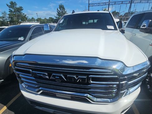 Used 2026 RAM 2500 Laramie AWD/4WD image 10