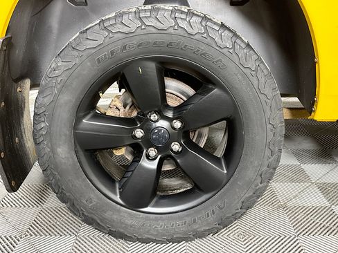 Used 2019 RAM 1500 Express w/ Wheel & Sound Group image 31