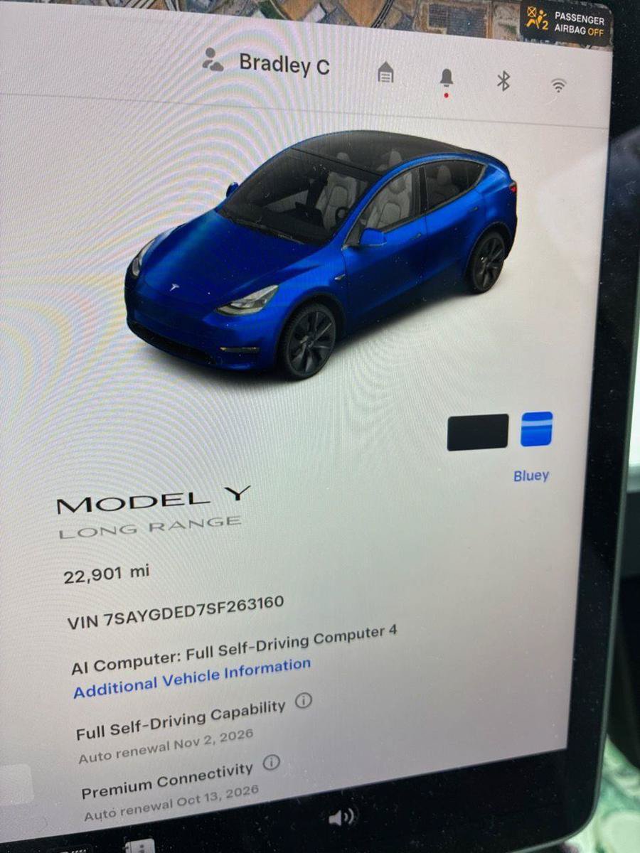 Used 2025 Tesla Model Y Long Range RWD image 3