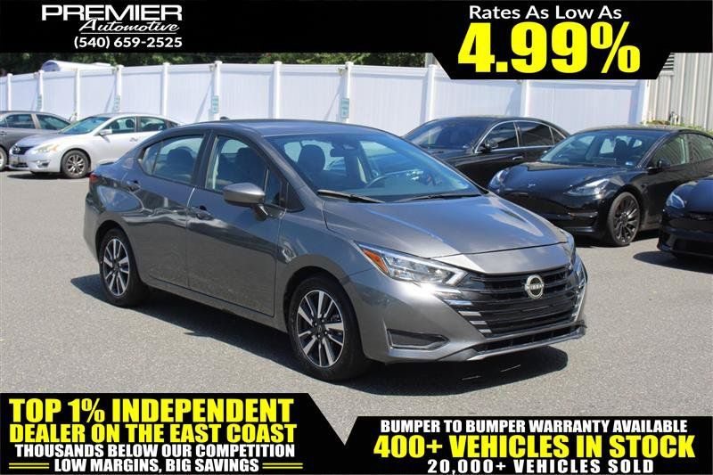 Used 2025 Nissan Versa SV FWD image 1