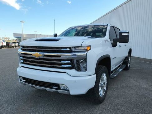Used 2022 Chevrolet Silverado 2500 High Country w/ Technology Package image 4