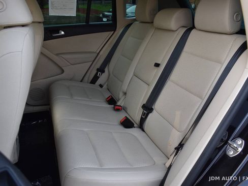 Used 2016 Volkswagen Tiguan SE AWD/4WD image 14
