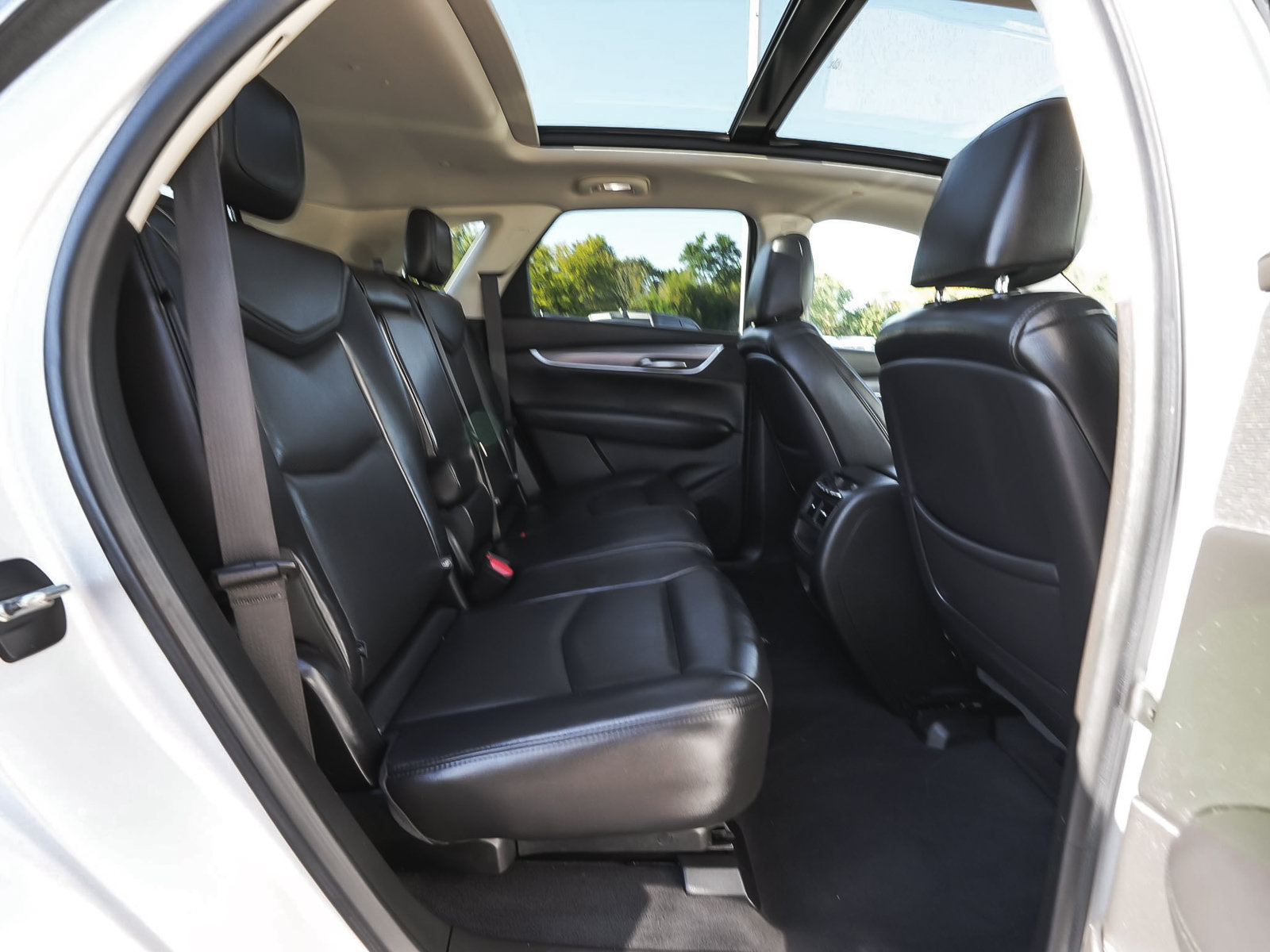 Used 2018 Cadillac XT5 Premium Luxury w/ Driver Assist Package AWD/4WD image 39