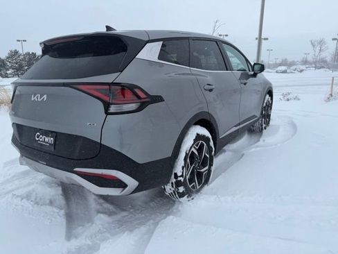Used 2023 Kia Sportage LX image 8