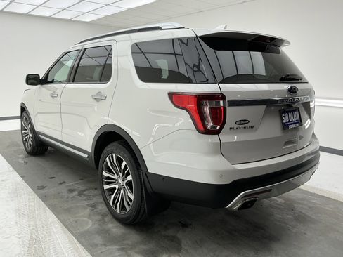 Used 2017 Ford Explorer Platinum image 6