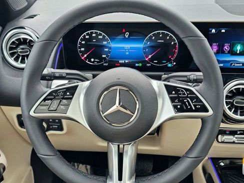 New 2026 Mercedes-Benz GLB 250 4MATIC image 32
