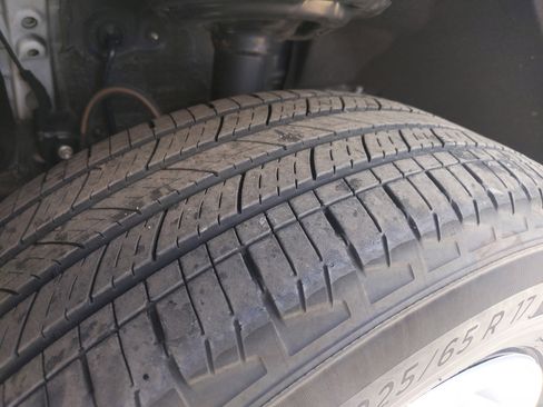 Used 2025 Toyota RAV4 LE image 31