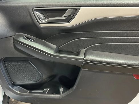 Used 2022 Ford Escape SE w/ Cold Weather Package AWD/4WD image 17