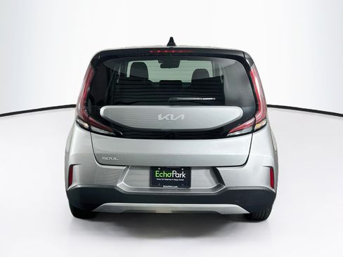 Used 2025 Kia Soul LX w/ LX Technology Package FWD image 7