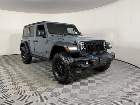 Used 2024 Jeep Wrangler Unlimited AWD/4WD image 3