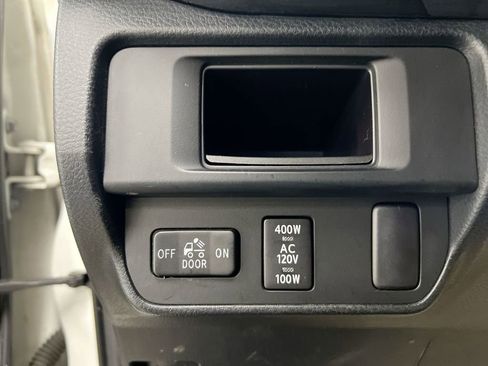 Used 2016 Toyota Tacoma TRD Off-Road w/ Exterior Package AWD/4WD image 19
