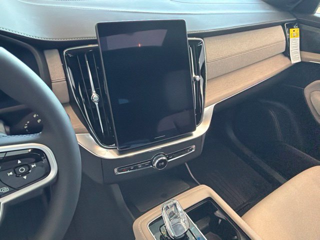 New 2026 Volvo XC90 T8 Plus w/ Protection Package Premier AWD/4WD image 17