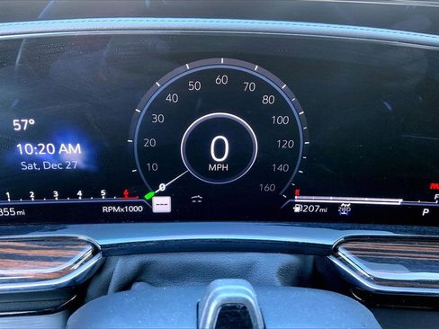 Certified 2024 Cadillac Escalade Premium Luxury image 25