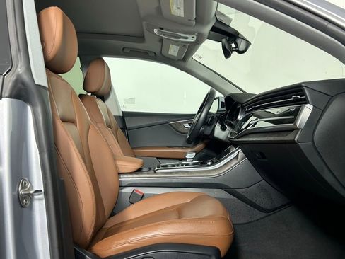 Used 2022 Audi Q8 Premium w/ Convenience Package AWD/4WD image 10