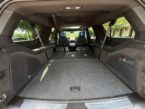 Used 2025 Cadillac Escalade ESV Premium Luxury w/ LPO, Radiant Package AWD/4WD image 40