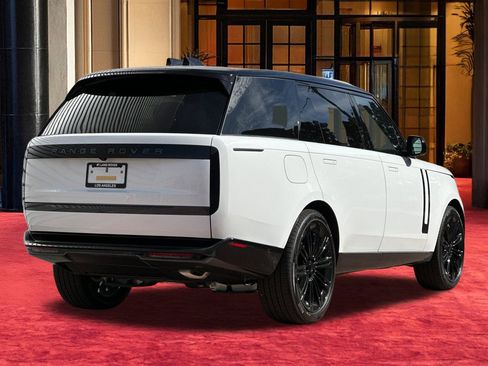 New 2026 Land Rover Range Rover Long Wheelbase SE image 10