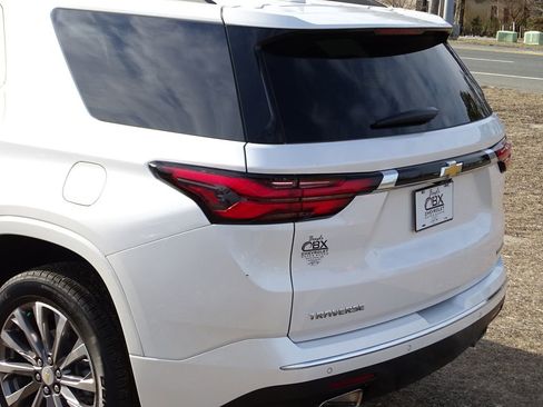 Used 2023 Chevrolet Traverse Premier image 36