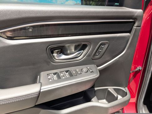 Used 2025 Honda Pilot Elite image 7