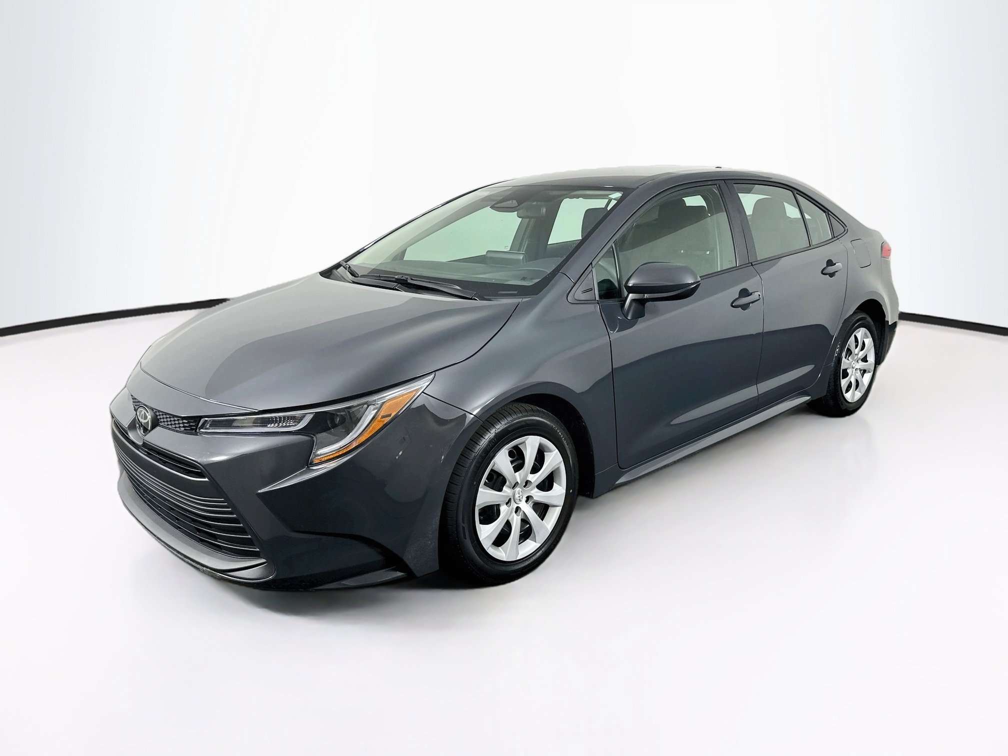 Used 2025 Toyota Corolla LE FWD image 3