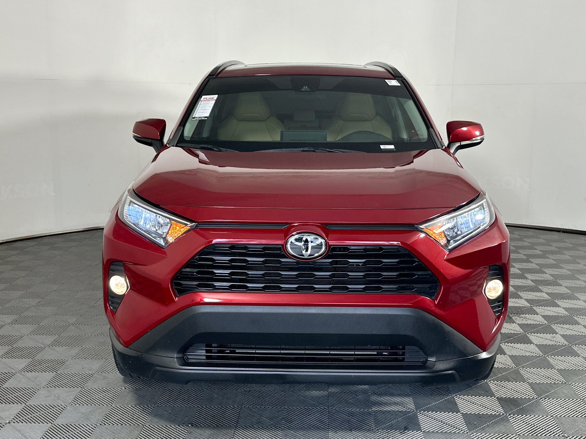 Used 2020 Toyota RAV4 XLE Premium FWD image 8