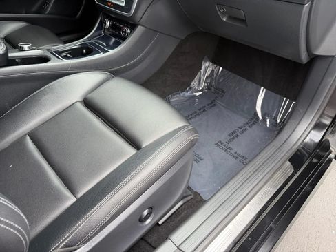 Used 2018 Mercedes-Benz CLA 250 image 16