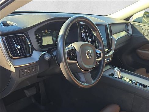 Used 2019 Volvo XC60 T8 Inscription w/ Protection Package Premier image 9