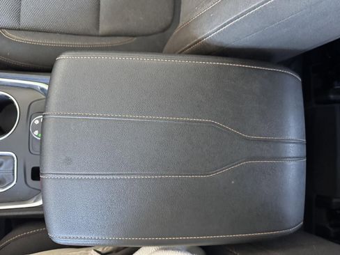 Used 2020 Chevrolet Traverse LT w/ LPO, Cargo Package image 24