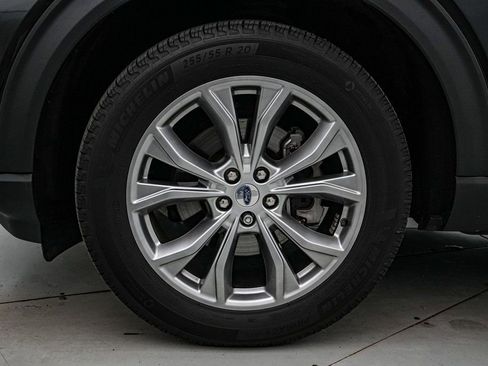 Certified 2023 Ford Explorer XLT w/ Equipment Group 202A image 10