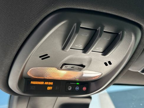 Used 2025 Buick Envista Avenir FWD image 23