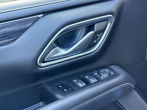 Used 2023 GMC Yukon SLT image 18